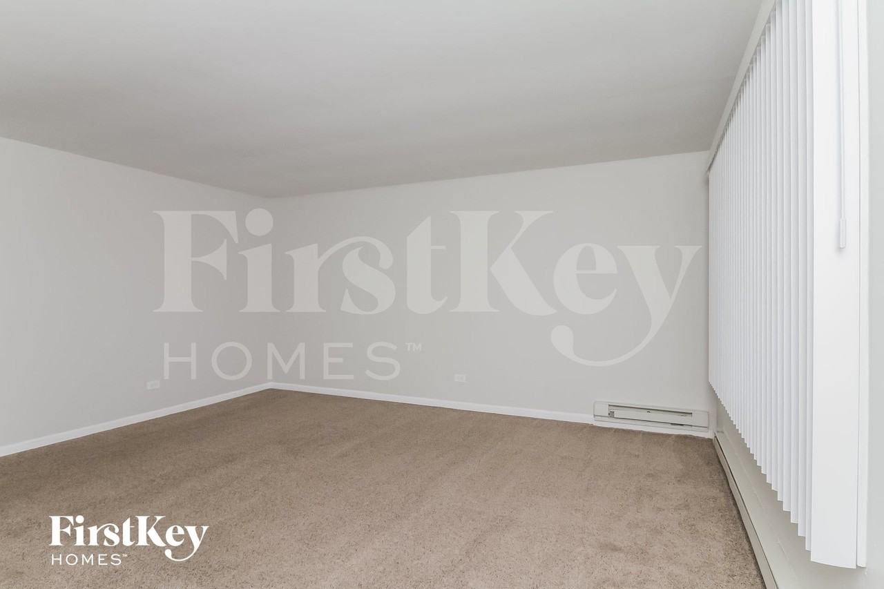16410 Kedzie Ave - Photo 3 of 14