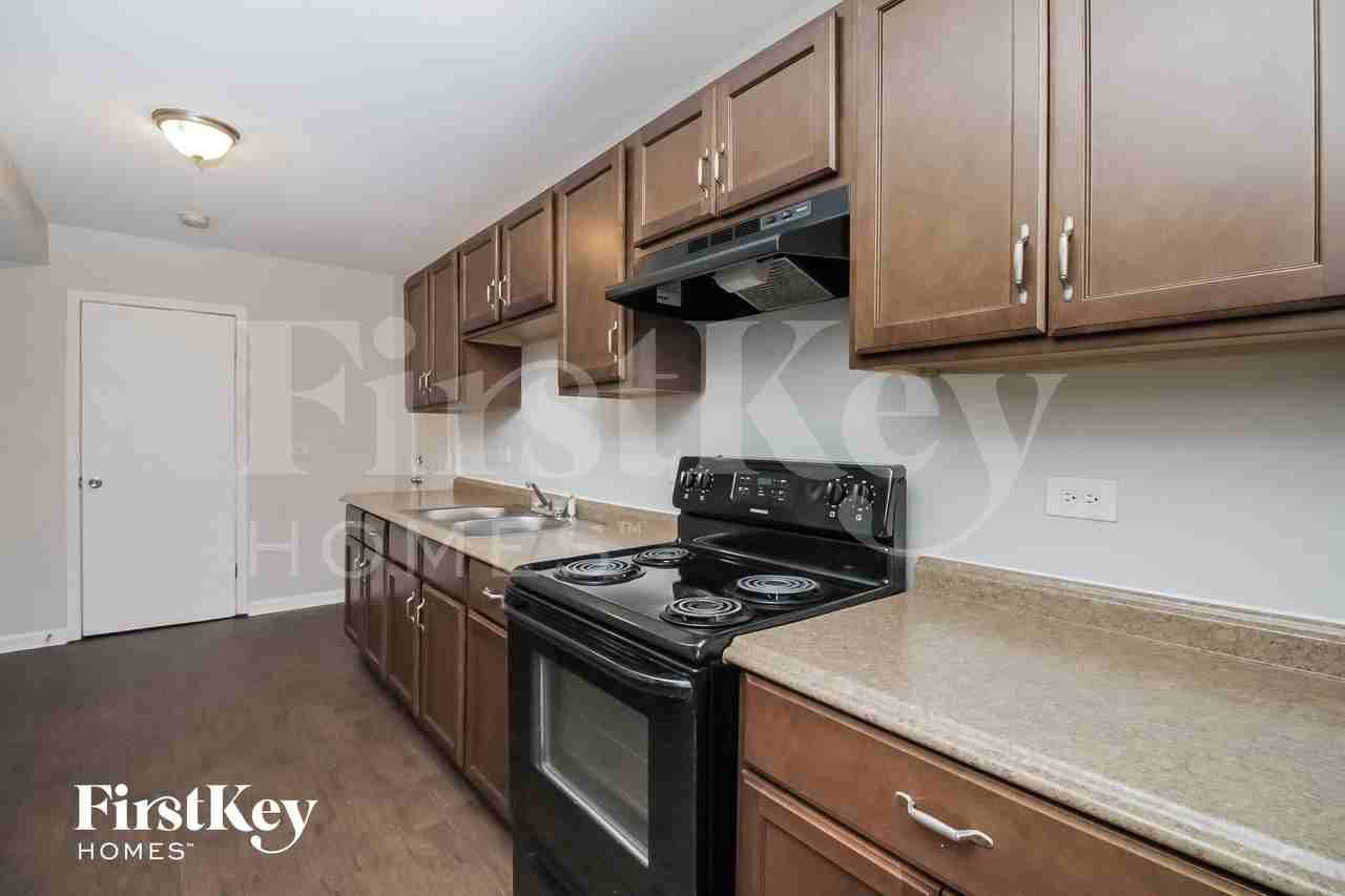 16410 Kedzie Ave - Photo 6 of 14