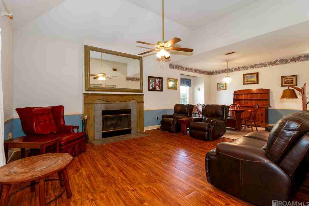 11918 Spring Meadow Dr - Photo 5 of 24