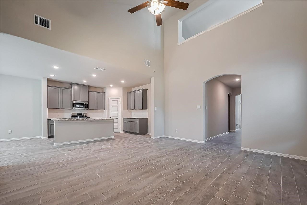 22906 Ephesus Ave - Photo 6 of 42