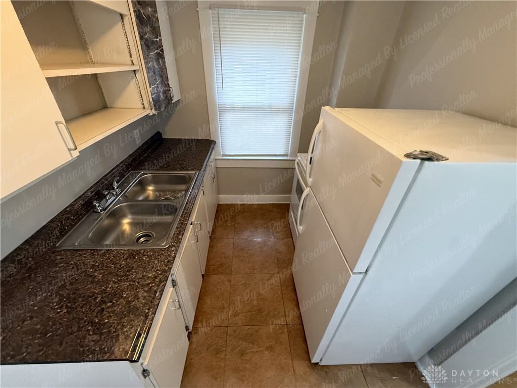 1127 Linda Vista Ave - Photo 7 of 13