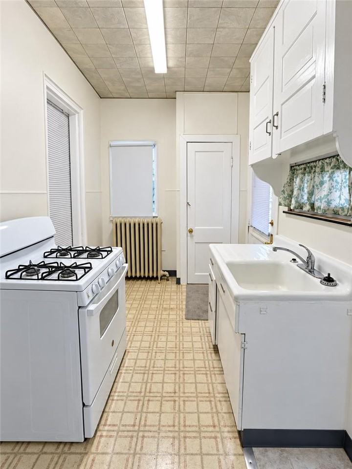 748 N 8th St - Photo 4 of 7