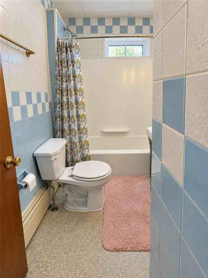 748 N 8th St - Photo 5 of 7