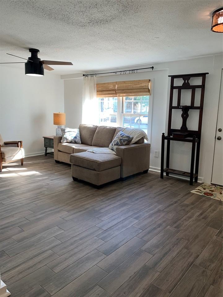 1223 20th St - Photo 6 of 24