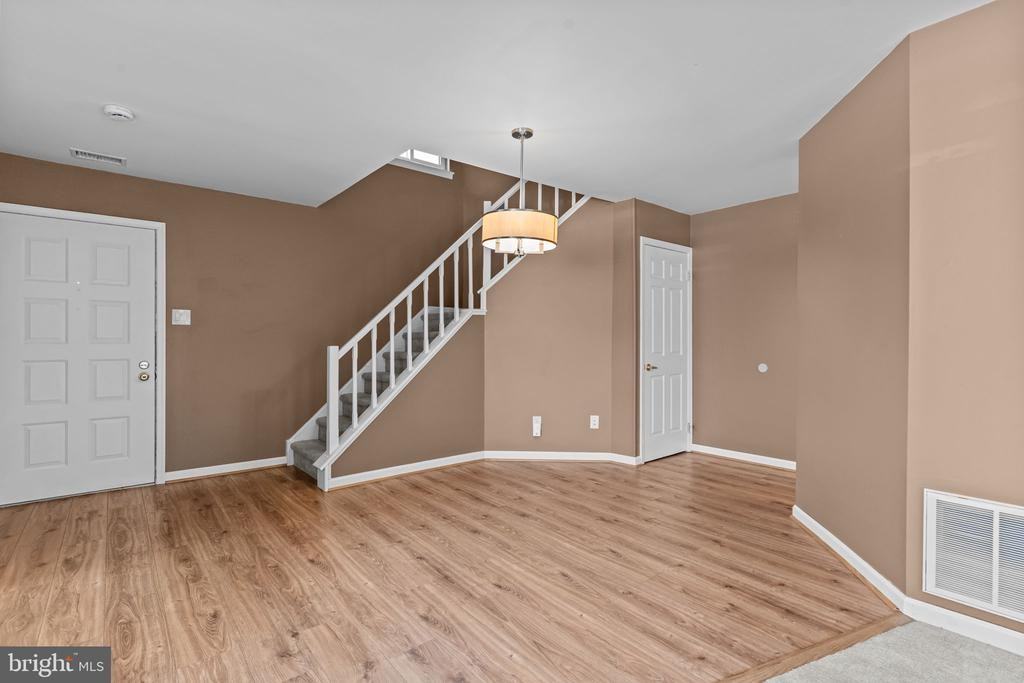 3 Hillcroft Way - Photo 6 of 35