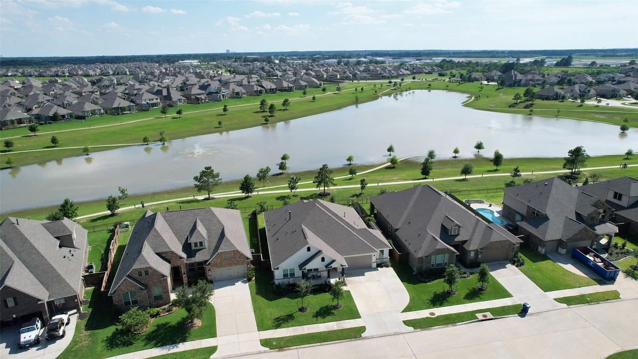 7335 Laguna Lake Dr - Photo 3 of 38