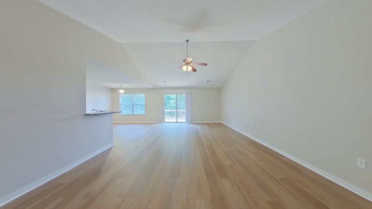 160 Conquest Ave - Photo 4 of 24