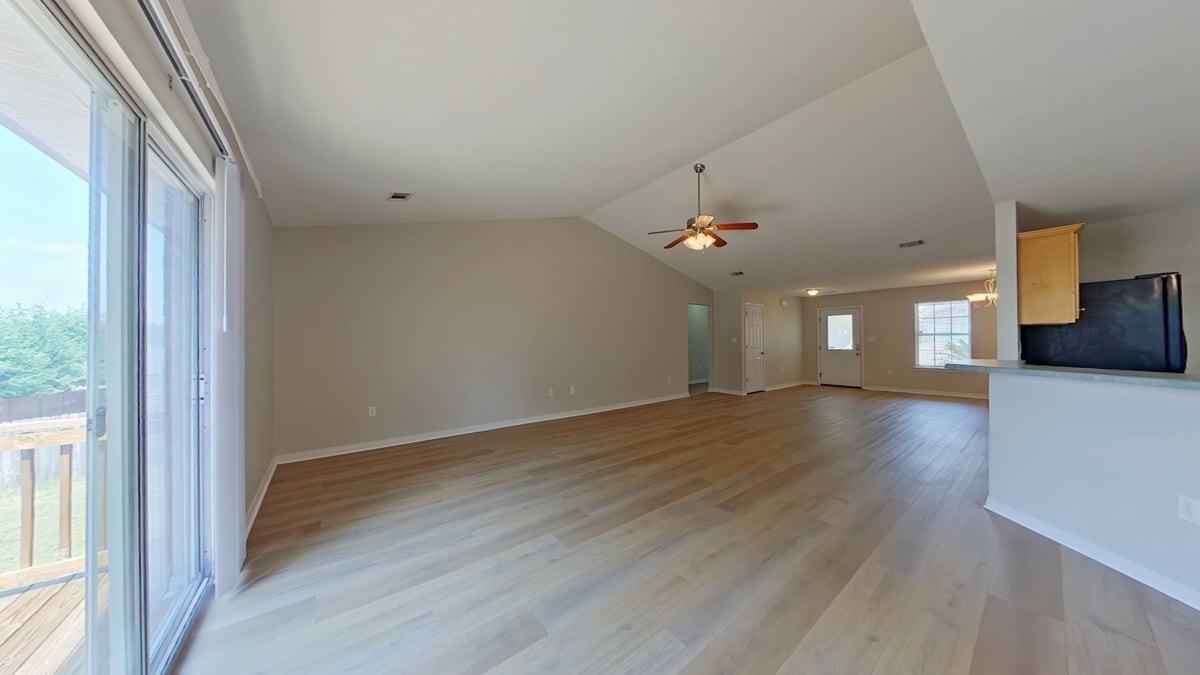 160 Conquest Ave - Photo 6 of 24