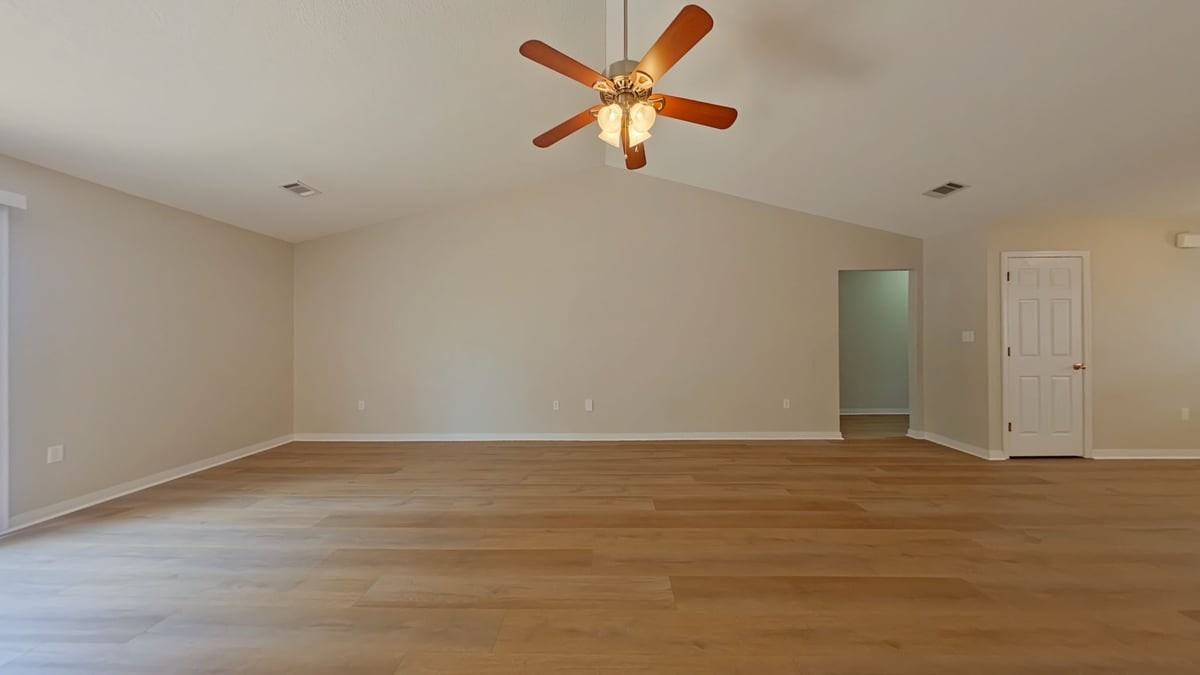 160 Conquest Ave - Photo 7 of 24