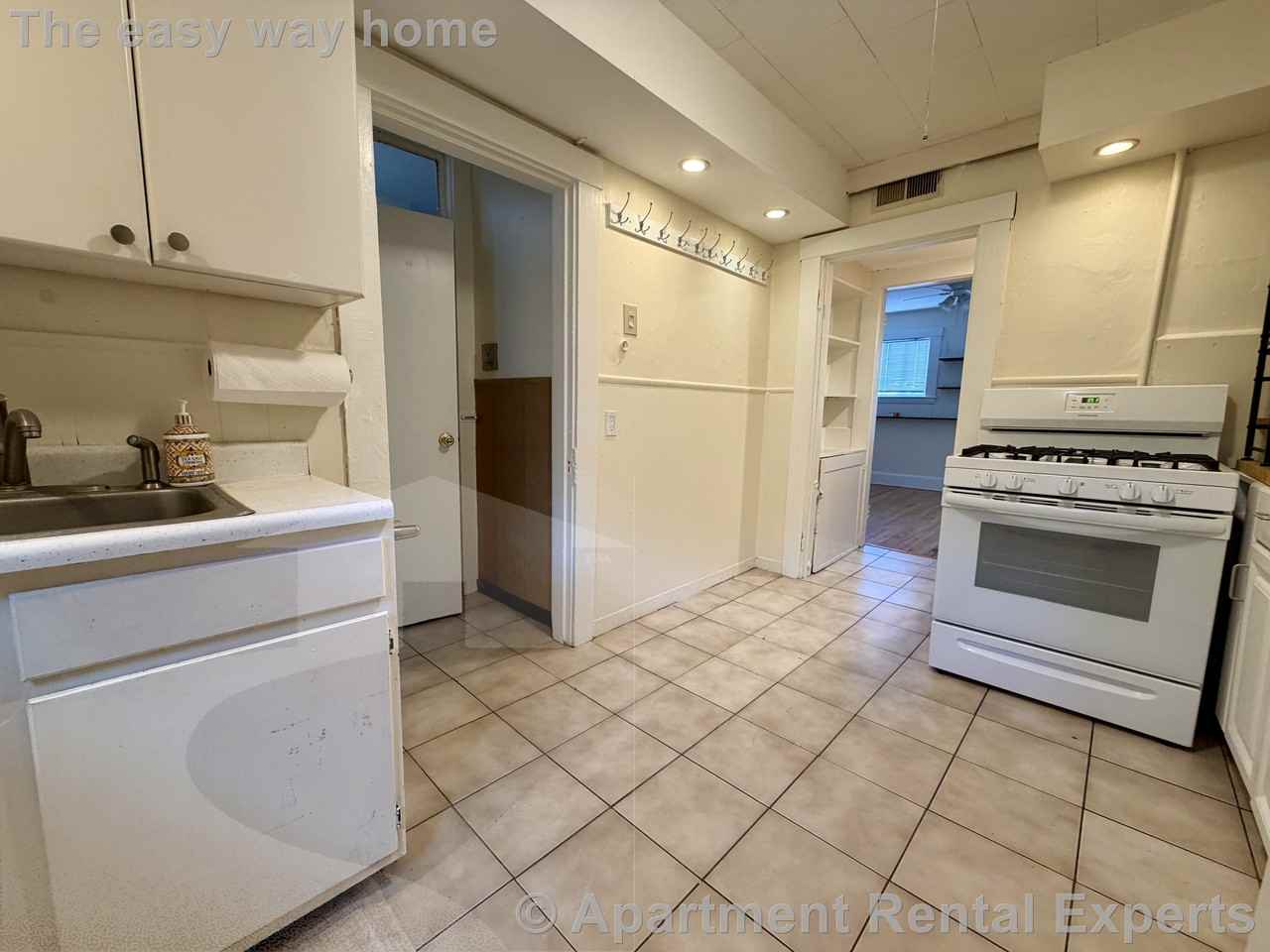 17 Bay St #2L - Photo 2 of 13