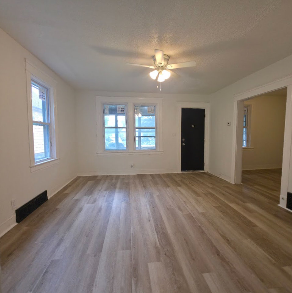14205 Benwood Ave - Photo 4 of 19