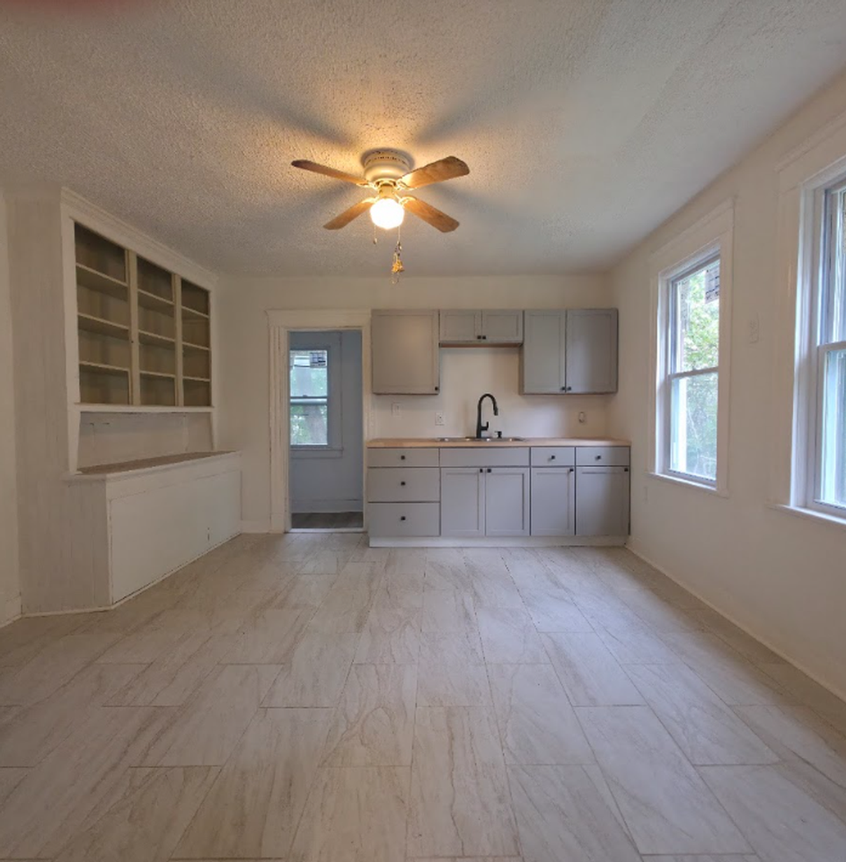 14205 Benwood Ave - Photo 5 of 19