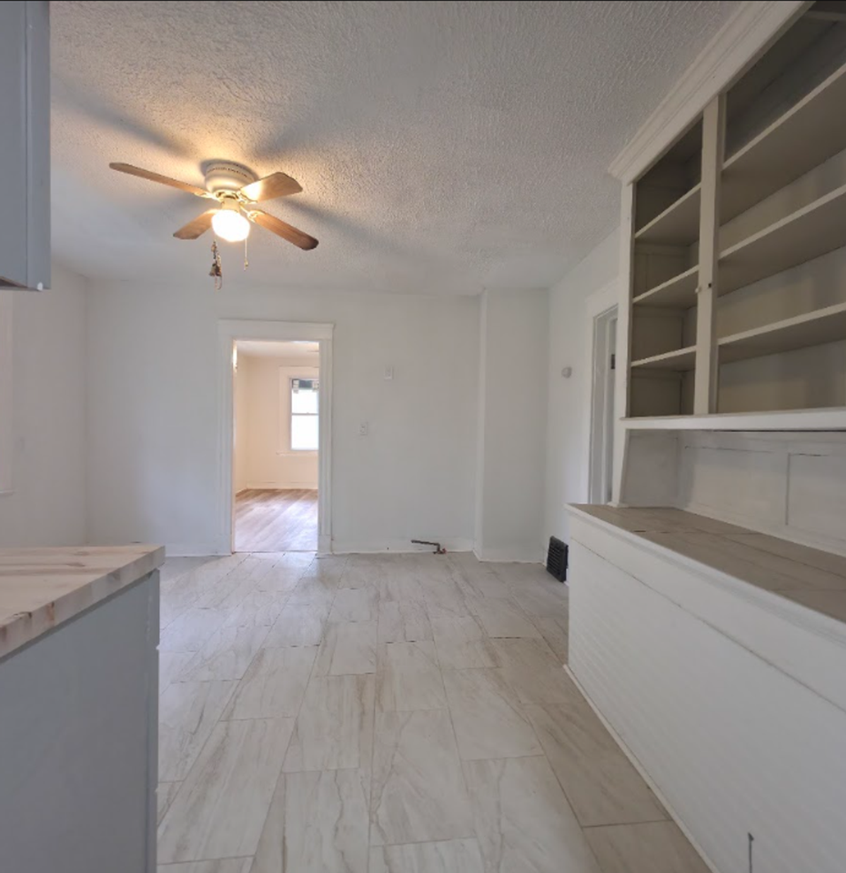 14205 Benwood Ave - Photo 6 of 19