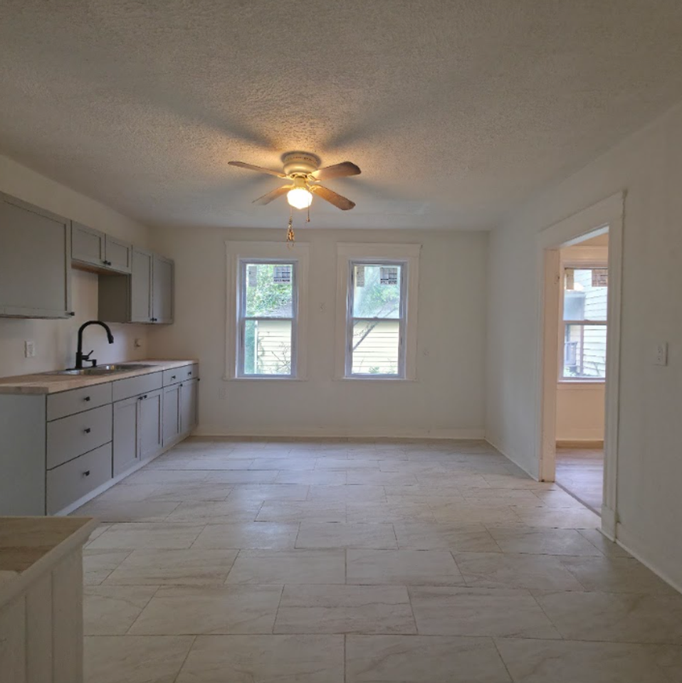 14205 Benwood Ave - Photo 7 of 19