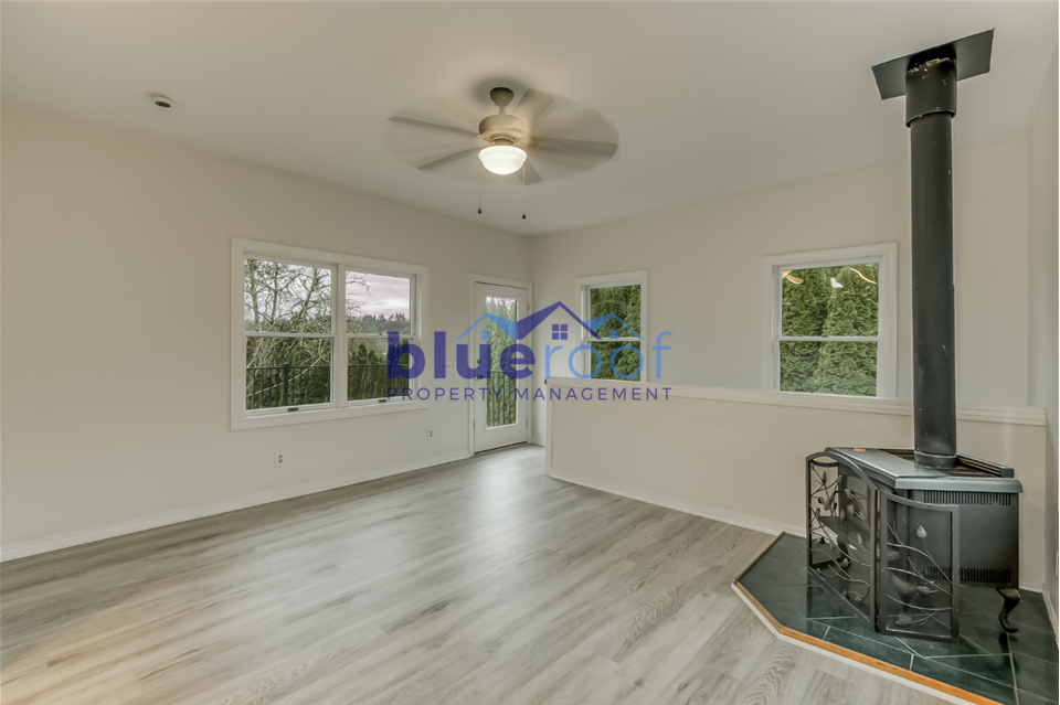 1353 11th St - Photo 7 of 21