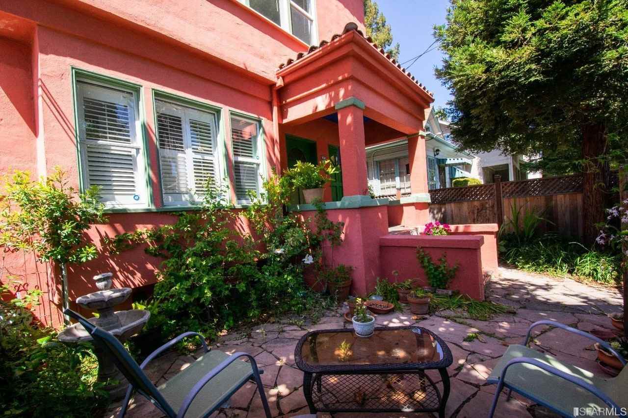 650 65th St - Photo 2 of 18