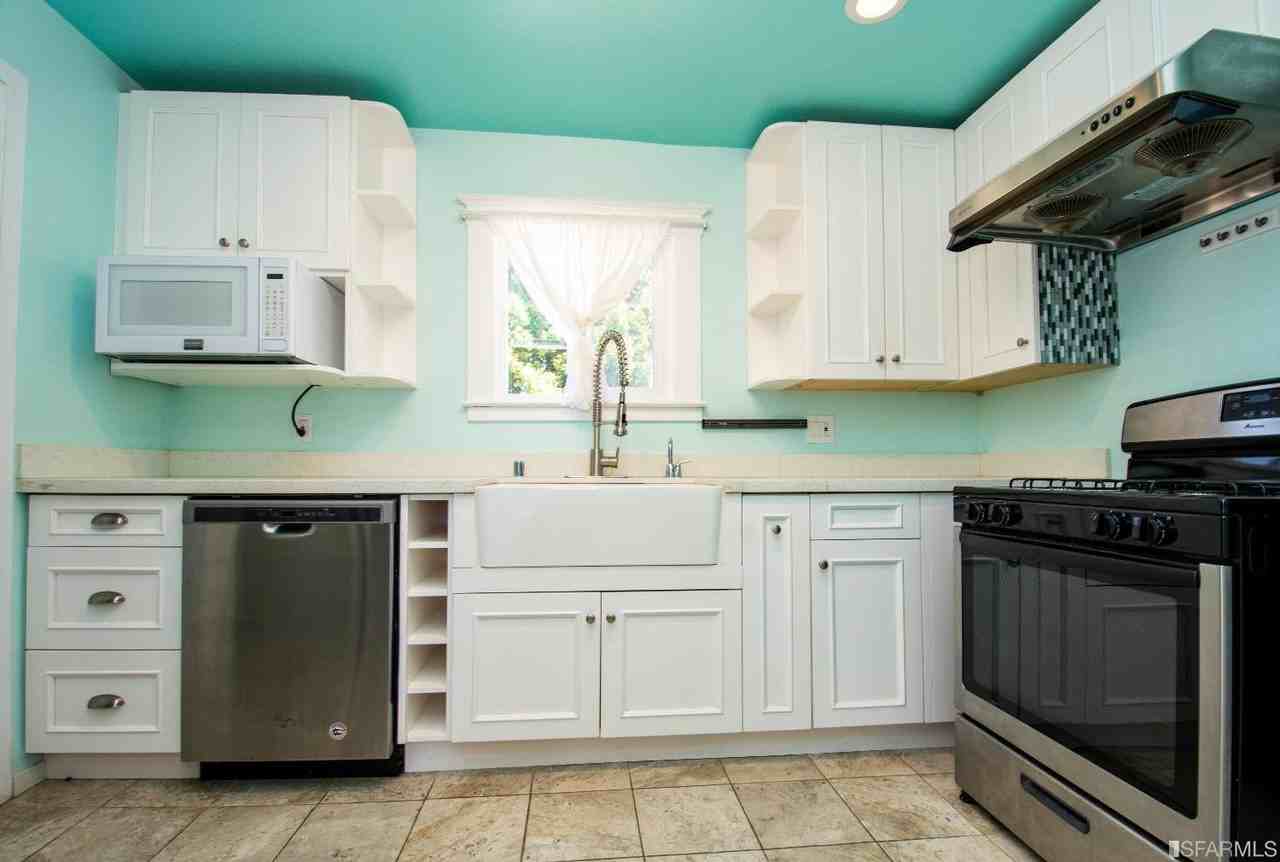650 65th St - Photo 7 of 18