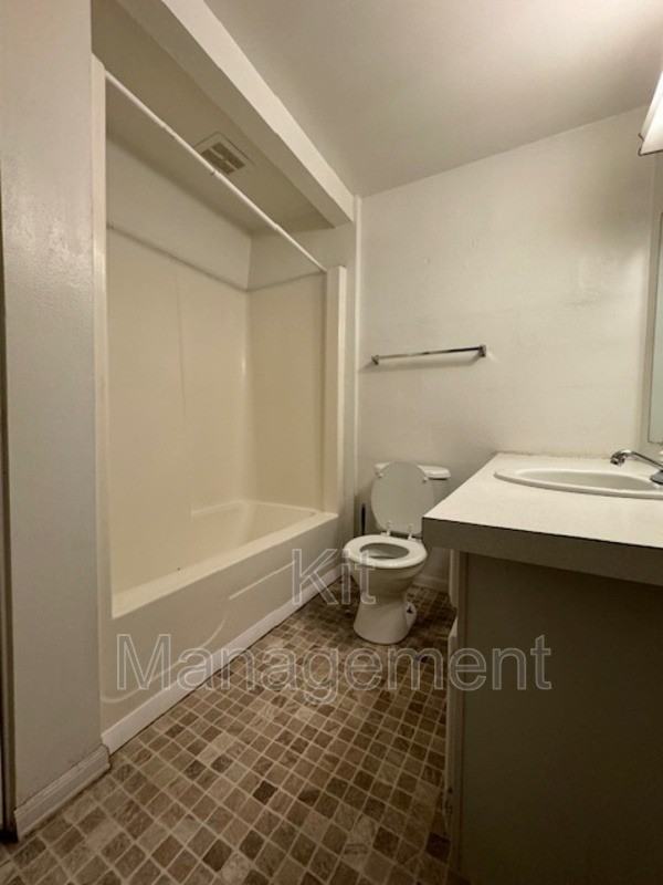 5730 Gay St #B3 - Photo 5 of 11