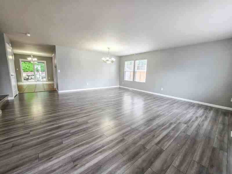 11519 45th Ave Se - Photo 2 of 32