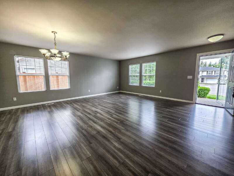 11519 45th Ave Se - Photo 3 of 32