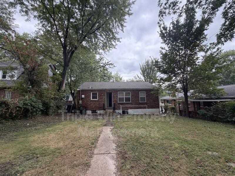 8004 Monroe Ave - Photo 5 of 25
