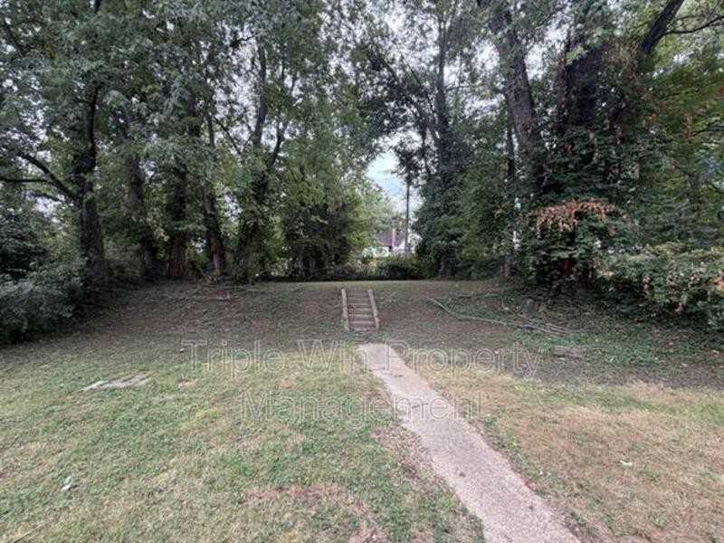 8004 Monroe Ave - Photo 6 of 25