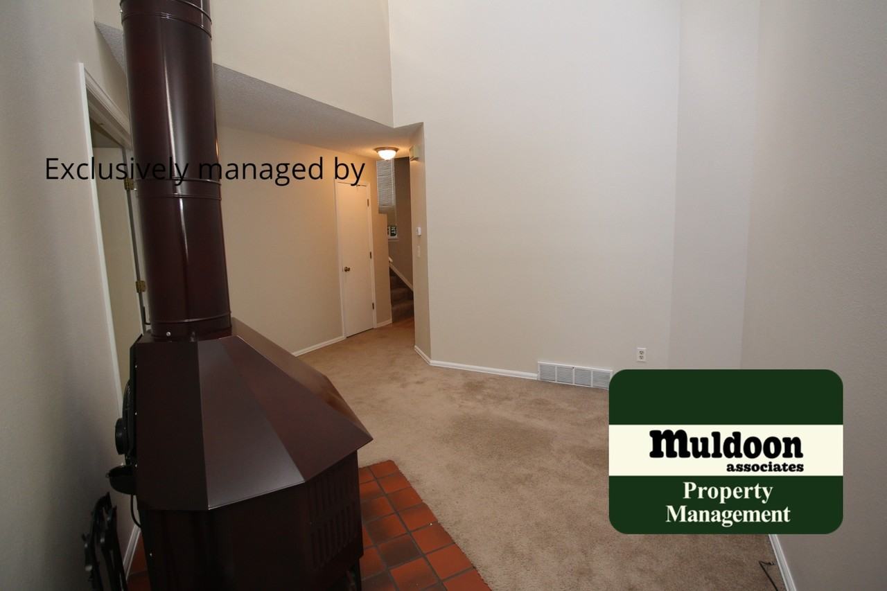4543 Castlepoint Dr - Photo 4 of 8