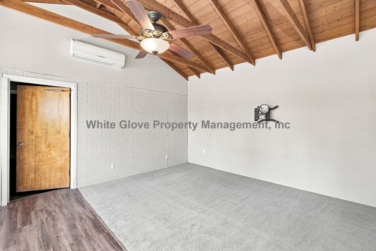 5403 Oliva Ave - Photo 6 of 17