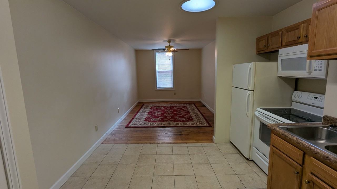 42 Charles Ave Se #2 - Photo 2 of 14