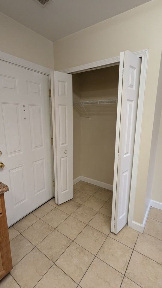 42 Charles Ave Se #2 - Photo 5 of 14