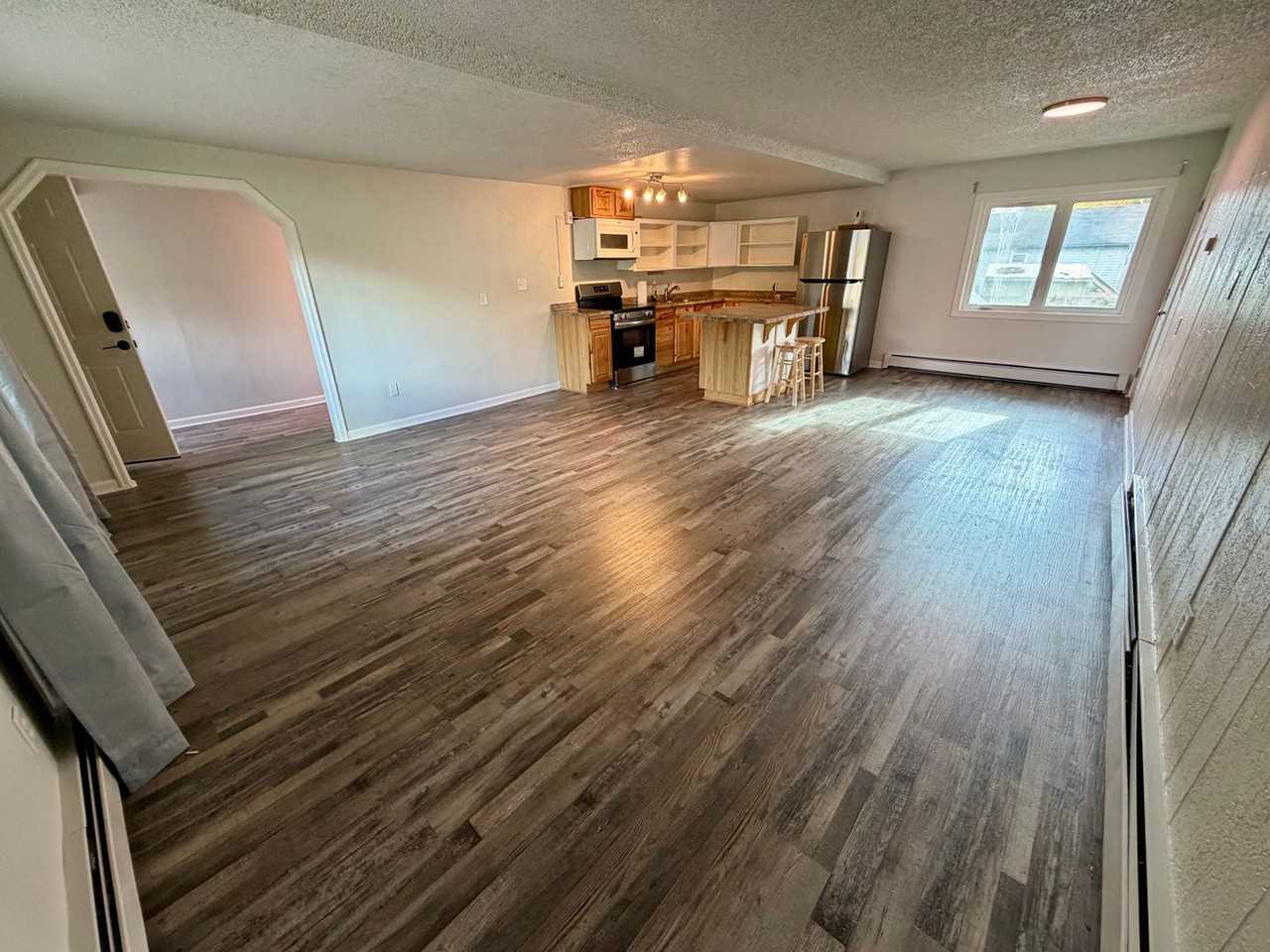 815 College Rd - Photo 3 of 18