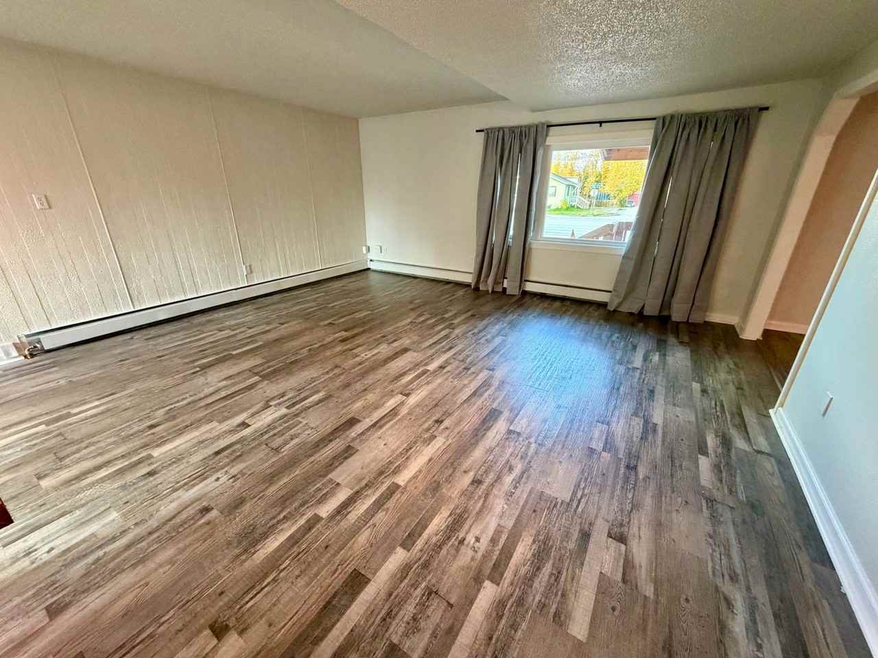 815 College Rd - Photo 4 of 18