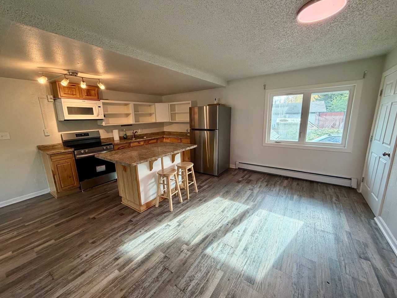 815 College Rd - Photo 6 of 18