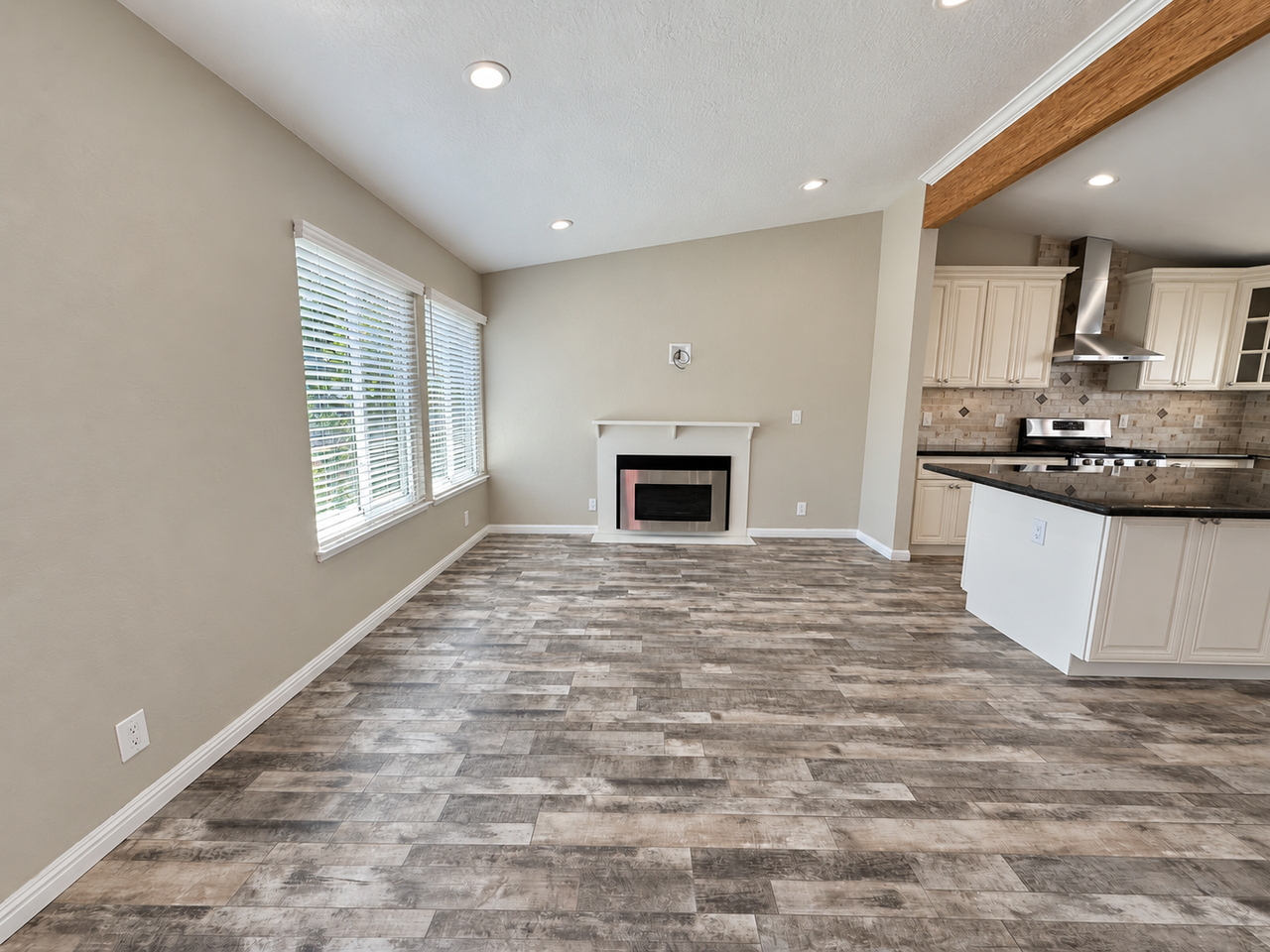 636 Buckeye Dr - Photo 4 of 18