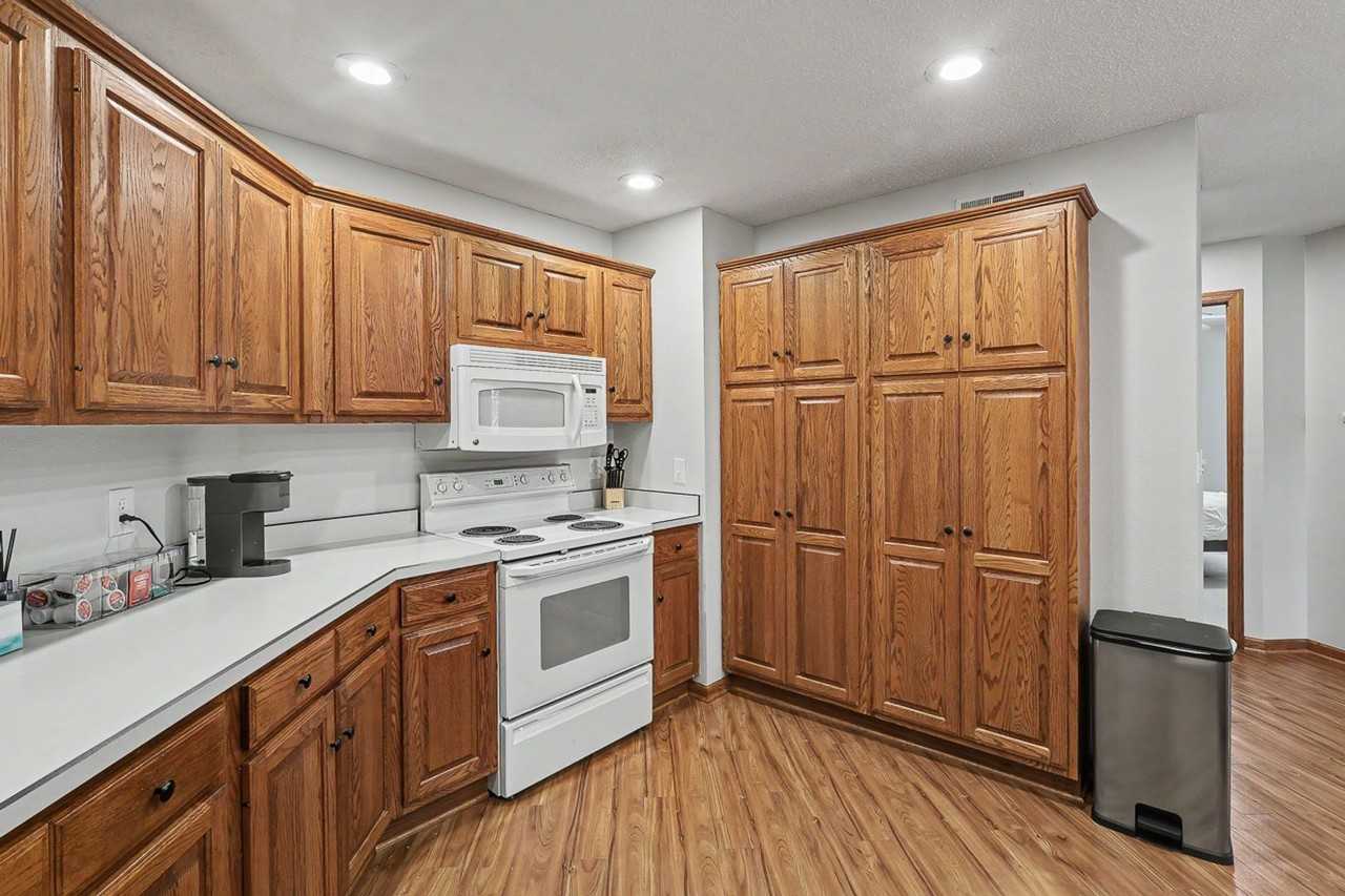 612 Bos Landen Dr #5A - Photo 5 of 13