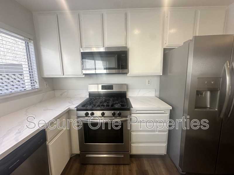 3264 Darby St #141 - Photo 6 of 29