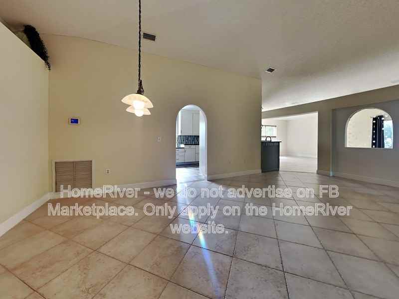 501 Sw Deer Run - Photo 2 of 42