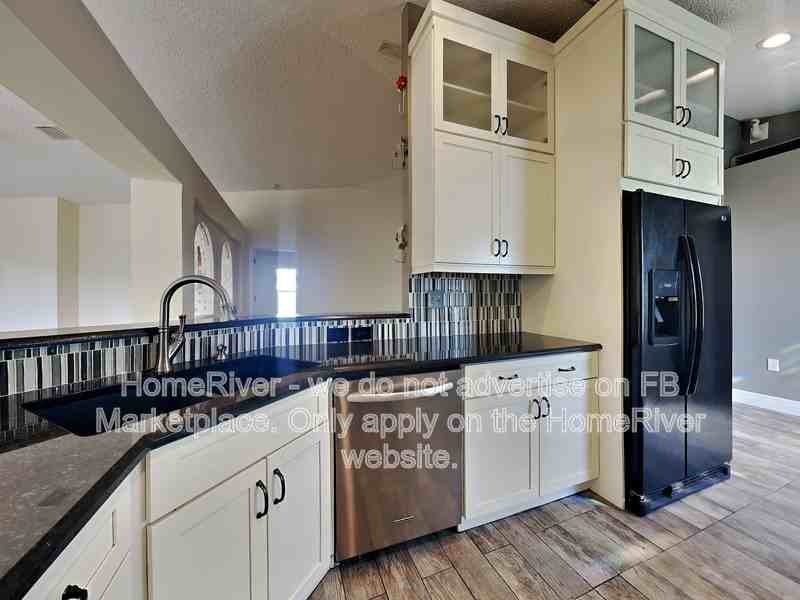 501 Sw Deer Run - Photo 5 of 42