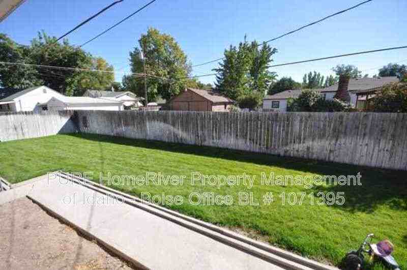 212 E Morrison St - Photo 2 of 17
