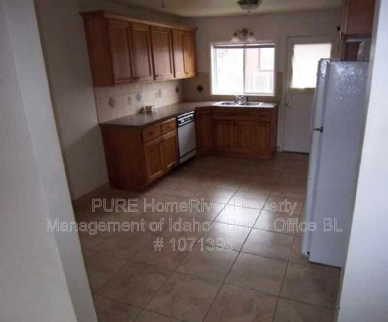 212 E Morrison St - Photo 4 of 17