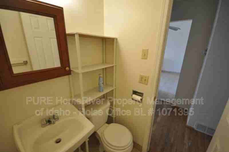 212 E Morrison St - Photo 7 of 17