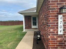 featured image of 4704 Ne Wisconsin St