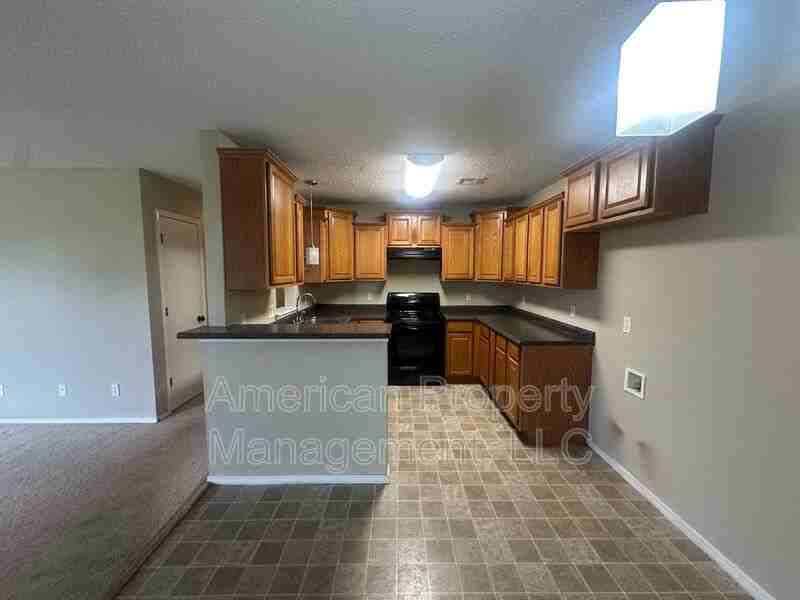 4704 Ne Wisconsin St - Photo 4 of 14
