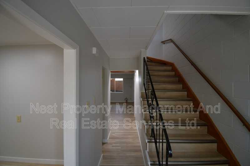 590 Central St E #1 - Photo 4 of 18