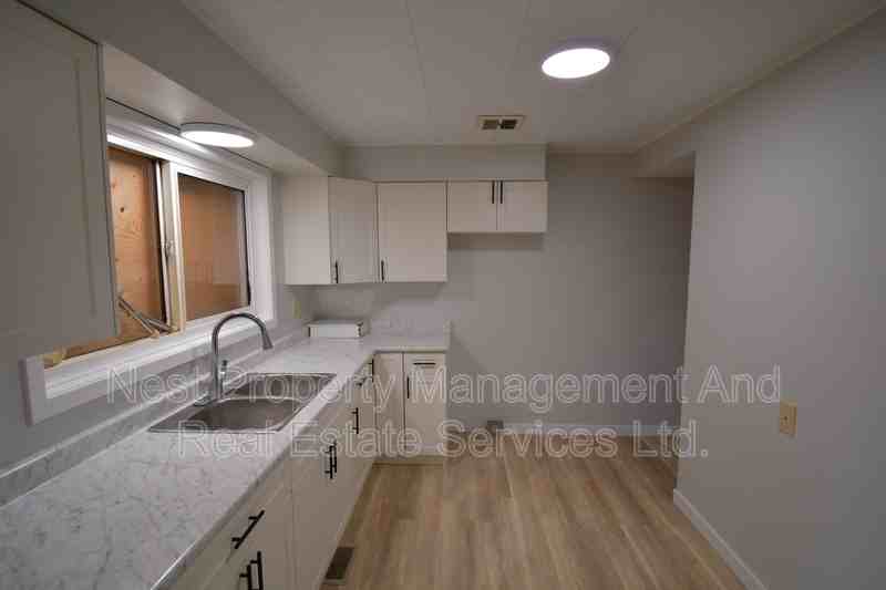 590 Central St E #1 - Photo 5 of 18