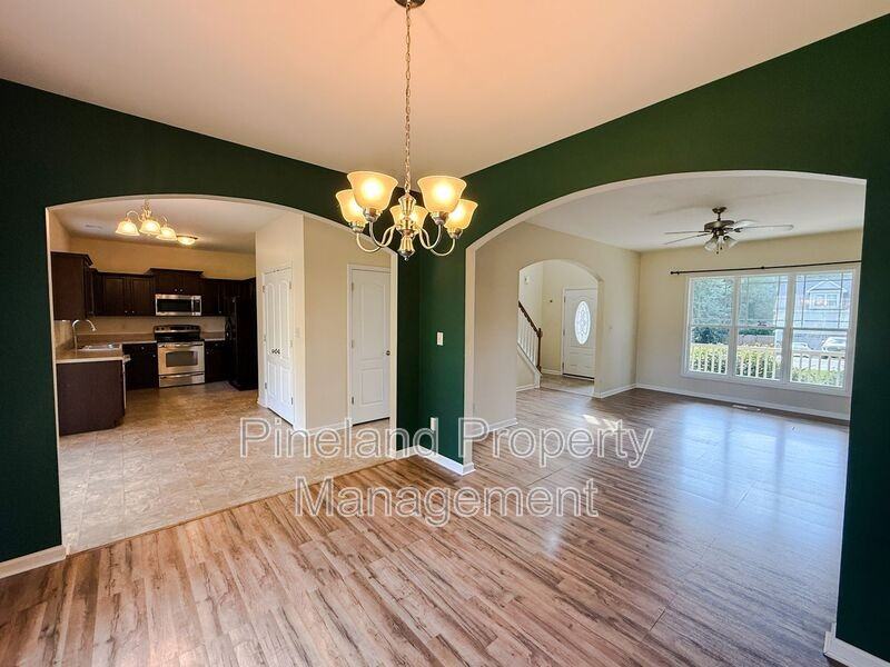 675 Omaha Dr - Photo 6 of 27