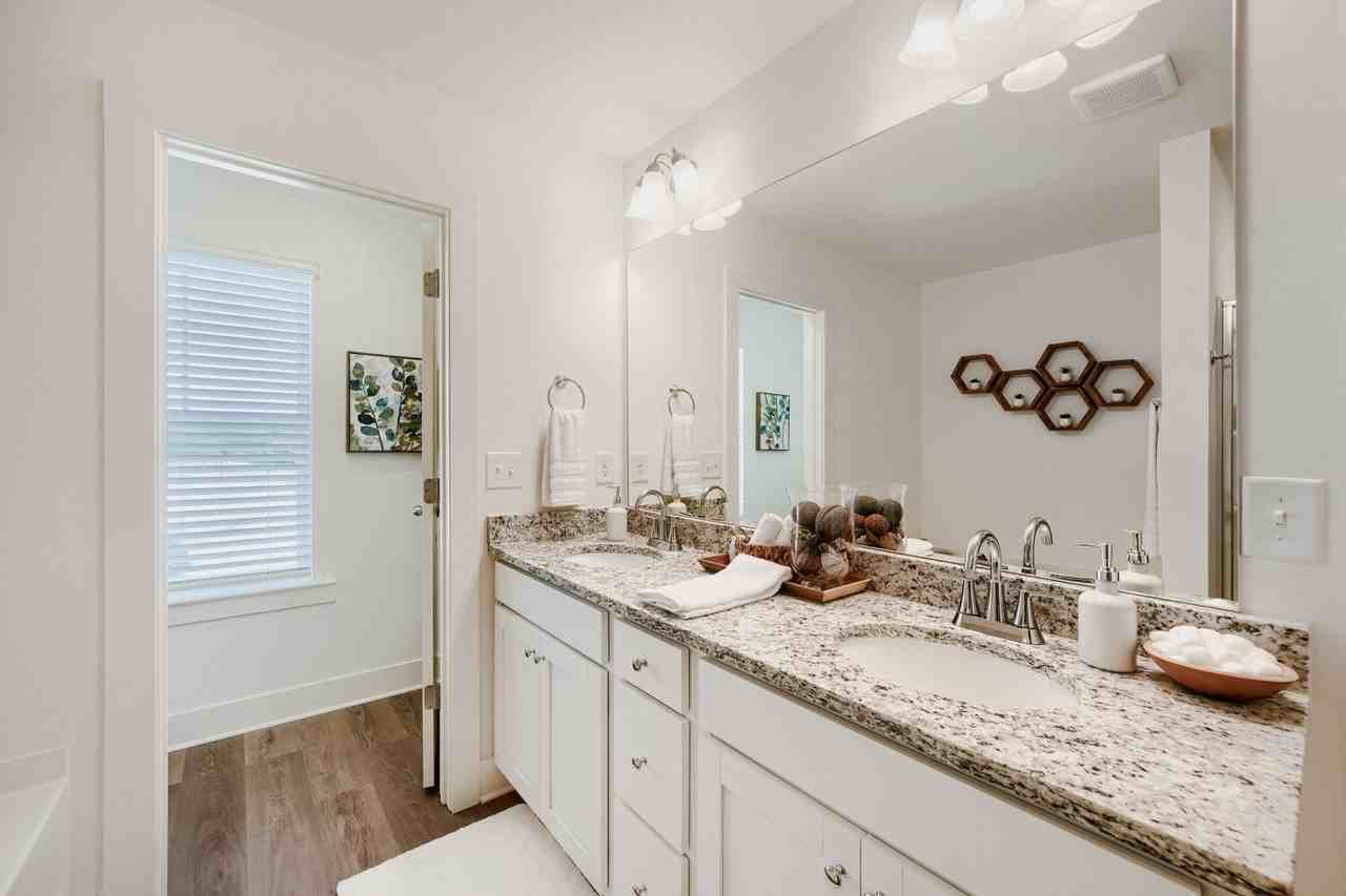720 Chestnut Ave - Photo 4 of 15