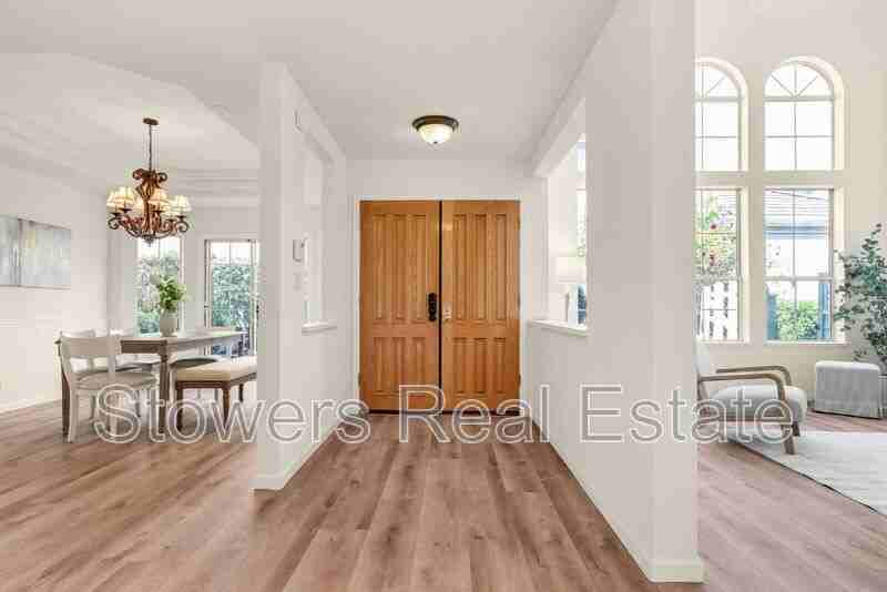 690 Glasgow Cir - Photo 2 of 37