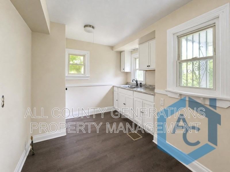 3445 E 146th St - Photo 2 of 12