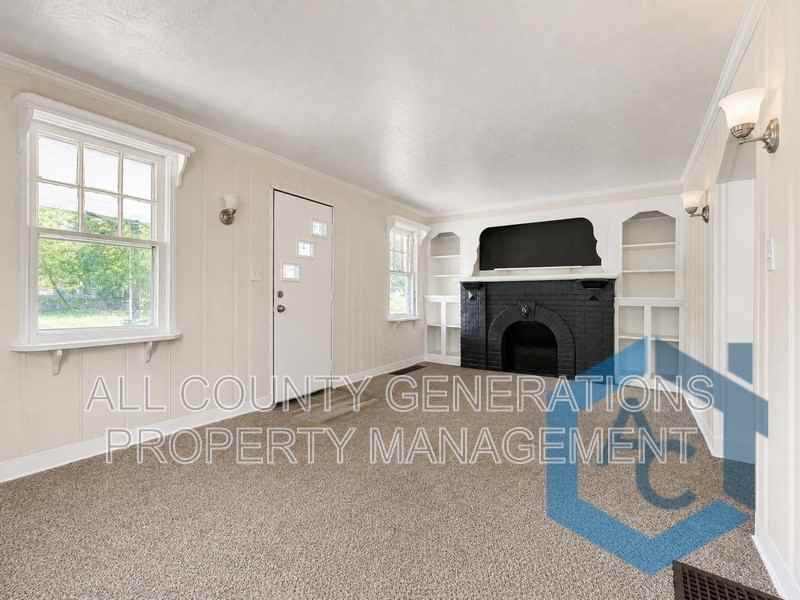 3445 E 146th St - Photo 4 of 12
